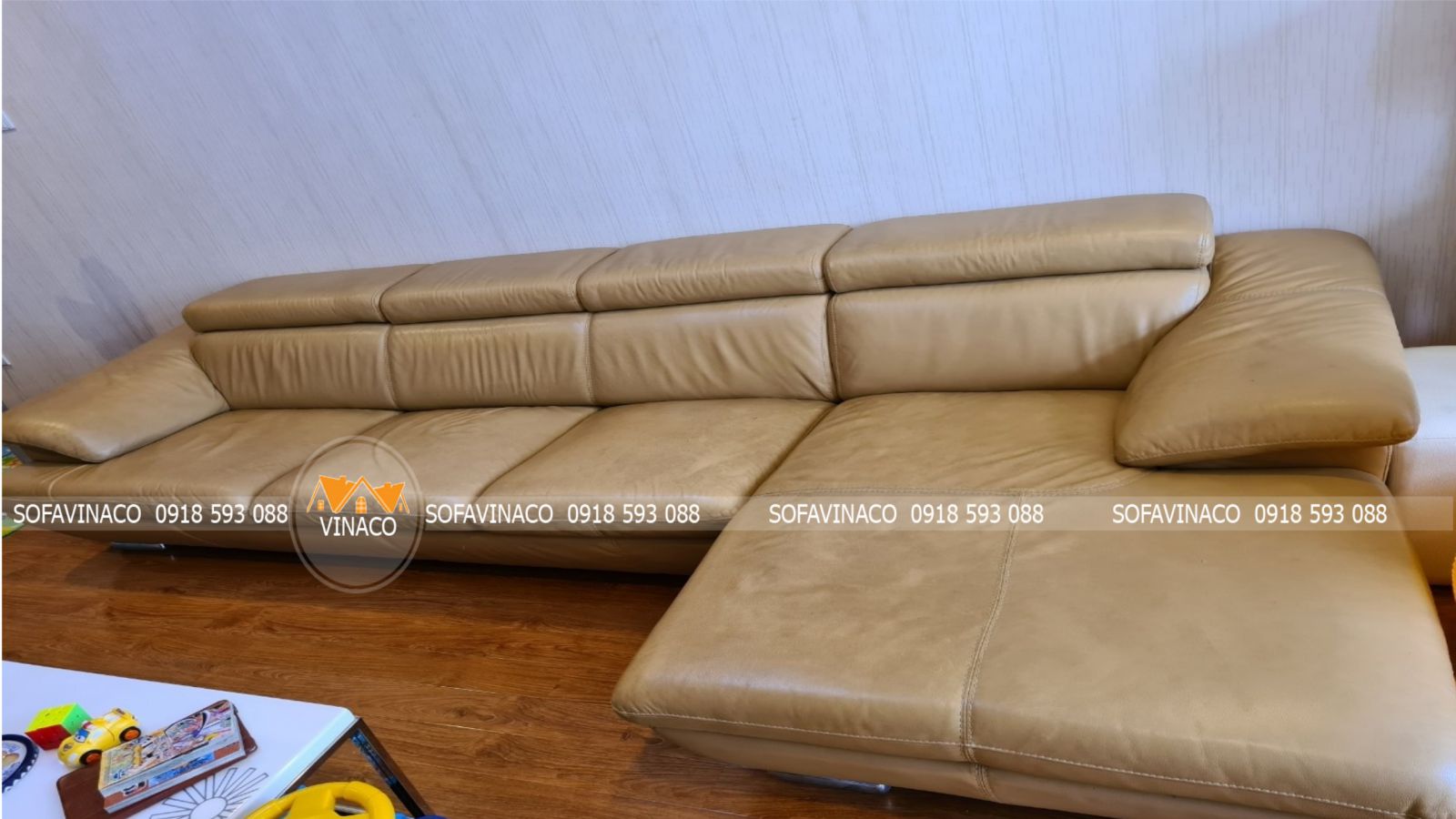 Bộ ghế sofa cũ của anh Toàn ở chung cư MD Complex